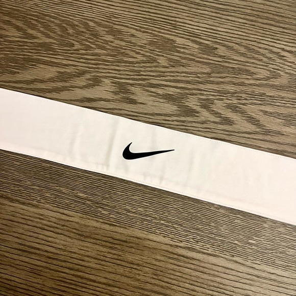Nike Dri-Fit Head Tie | Size: O/S | Colour: White (black check) | Used - Picture 3 of 4